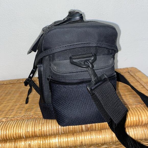 Ambico Black Padded Camera Case 12" x 5" x 7" - Picture 5 of 10